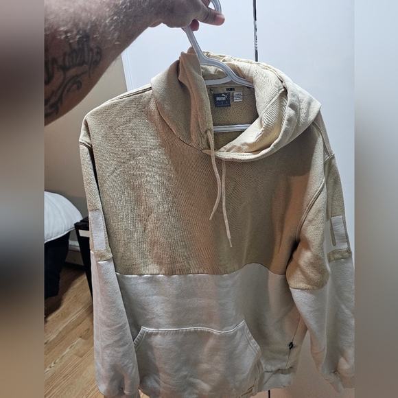 Cream puma pullover - Picture 1 of 3